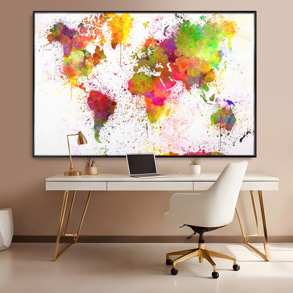 Tablou canvas cu tablou canvas cu harta lumii pictata, in rama de aluminiu negru, pe perete intr-un birou